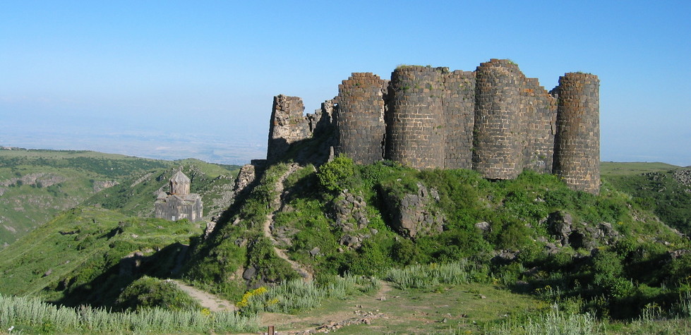 08 Armenia rovine .JPG